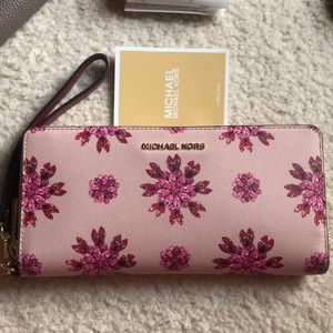 Michale Kors wallet